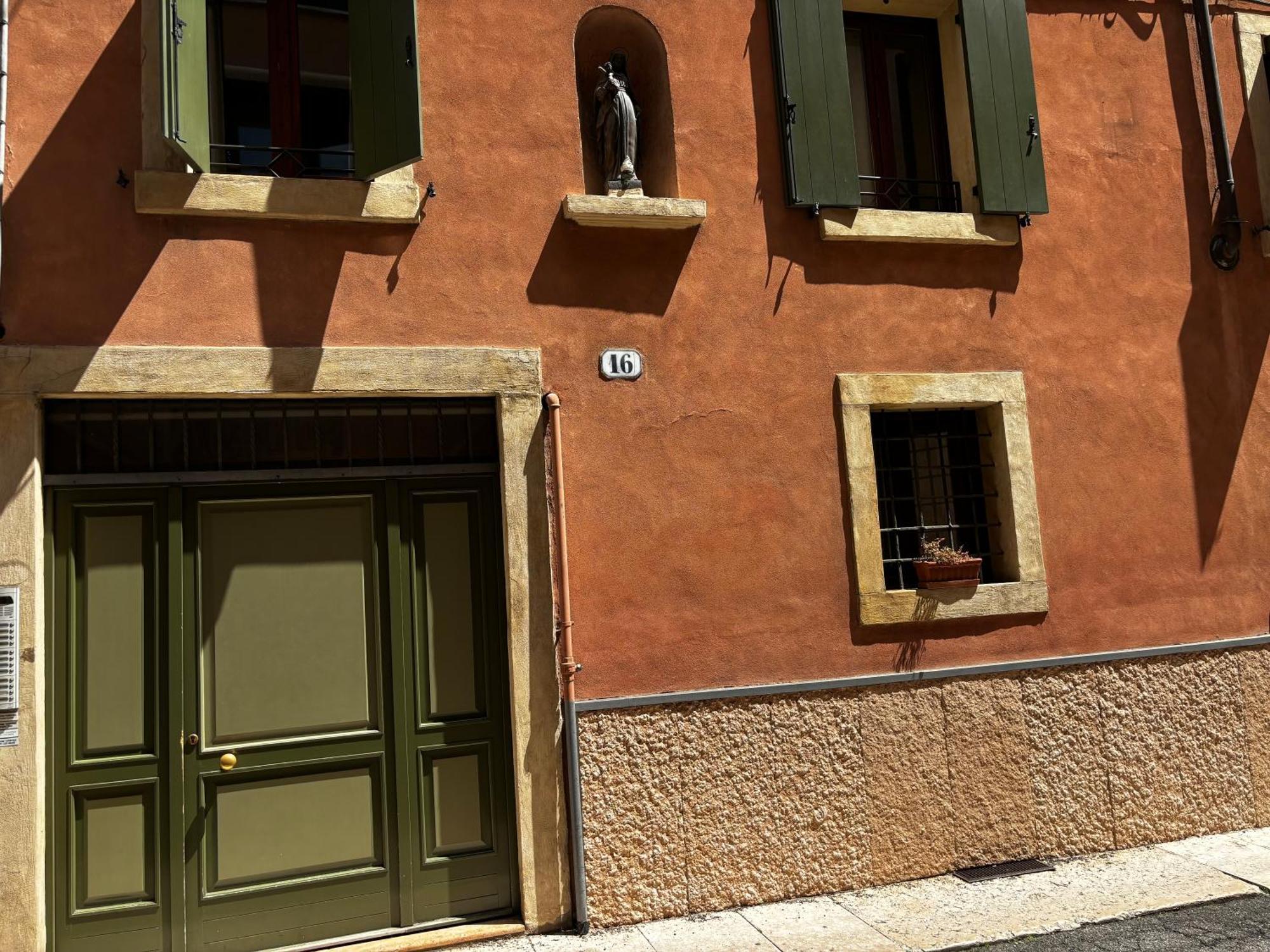 La Piccola Corte Verona Luaran gambar